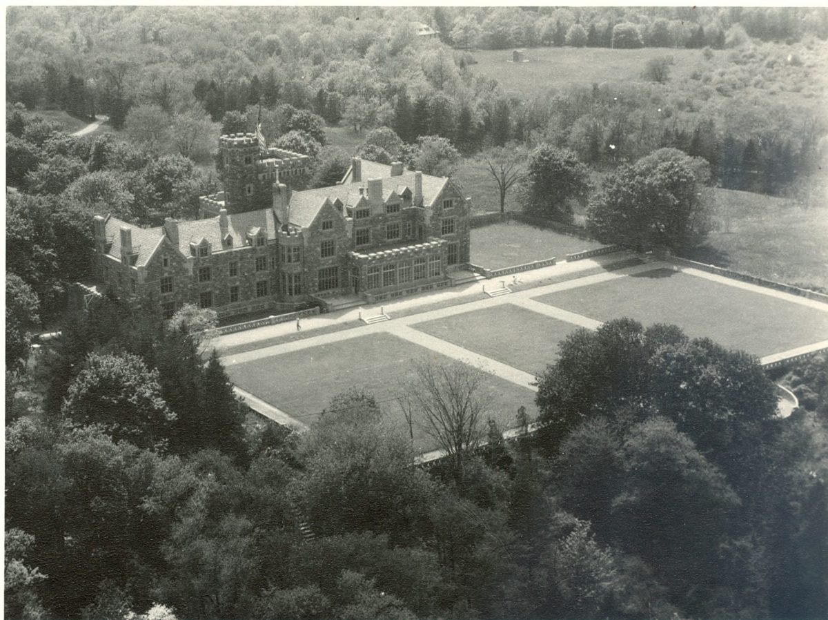 Archival photo of Hempstead House